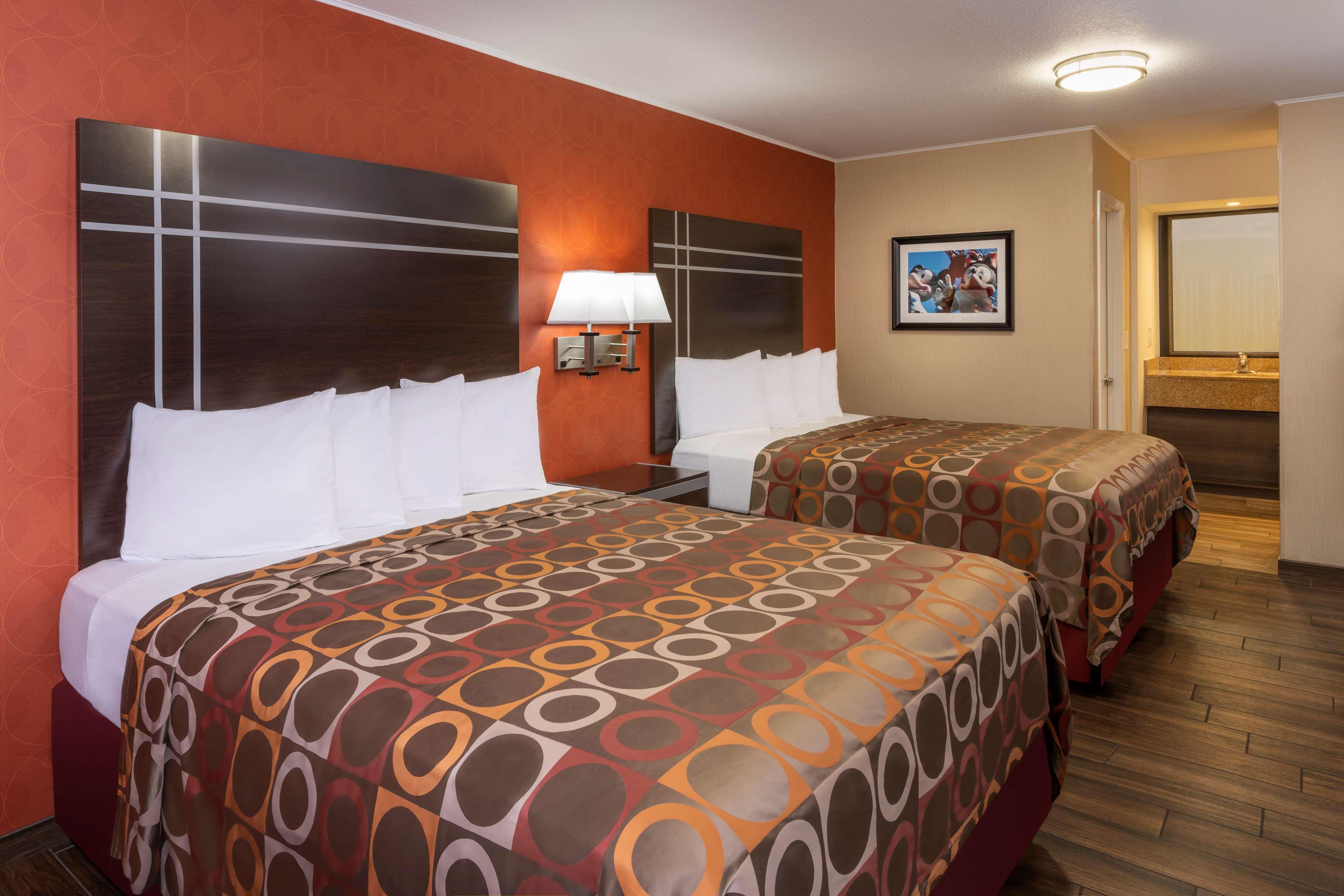 Best Western Plus Raffles Inn & Suites Anaheim Luaran gambar