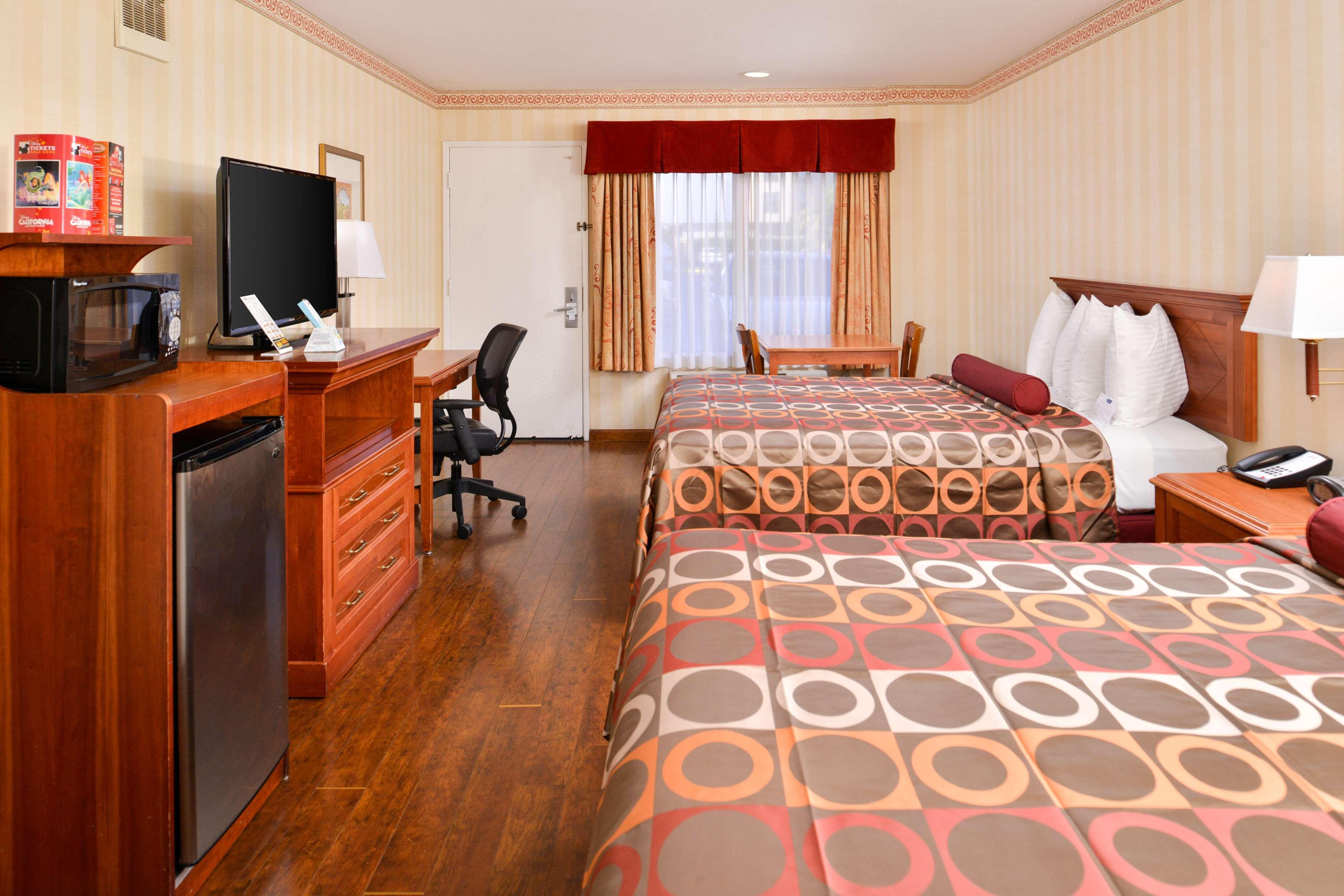 Best Western Plus Raffles Inn & Suites Anaheim Luaran gambar