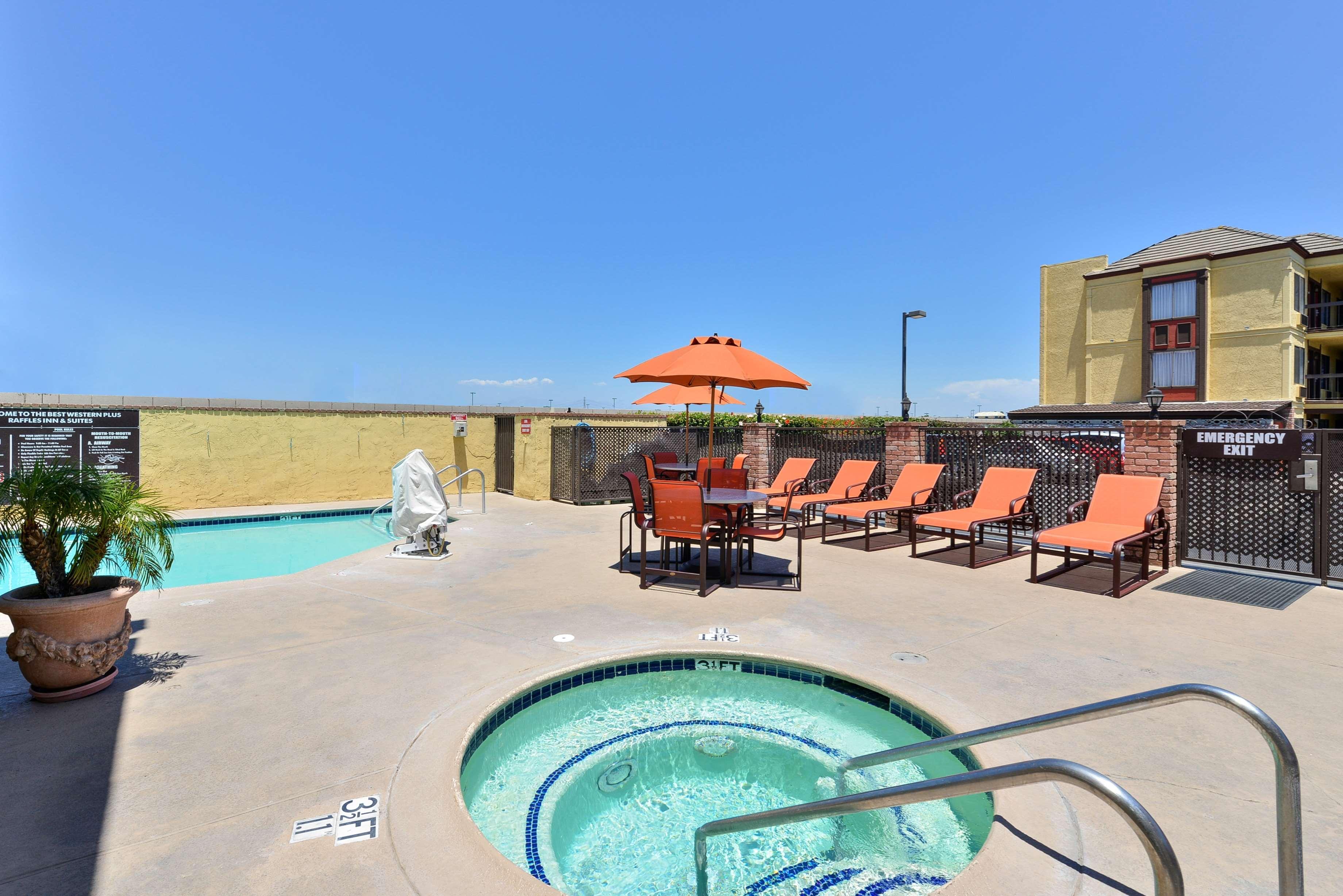 Best Western Plus Raffles Inn & Suites Anaheim Luaran gambar