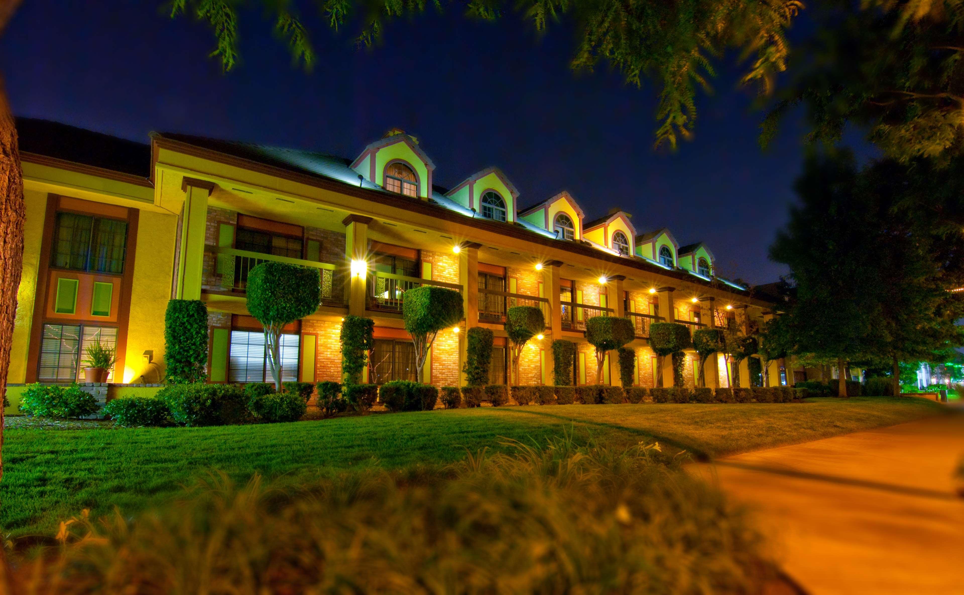 Best Western Plus Raffles Inn & Suites Anaheim Luaran gambar