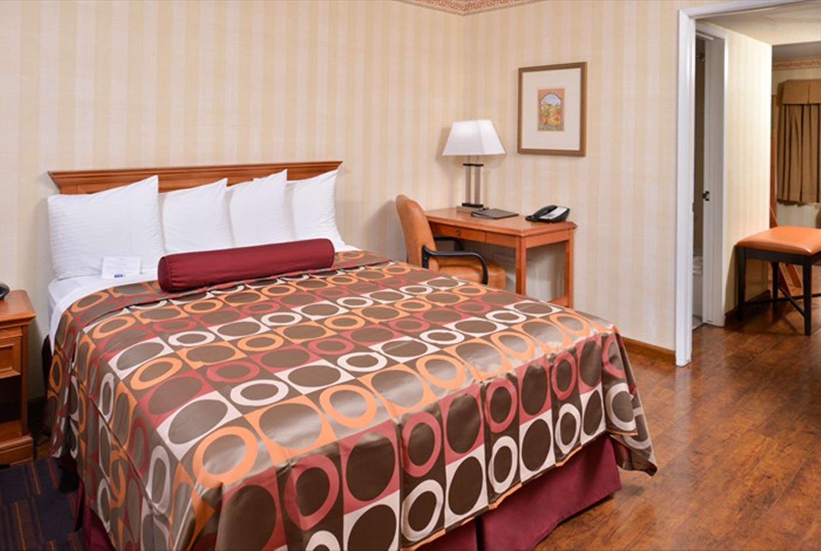 Best Western Plus Raffles Inn & Suites Anaheim Luaran gambar