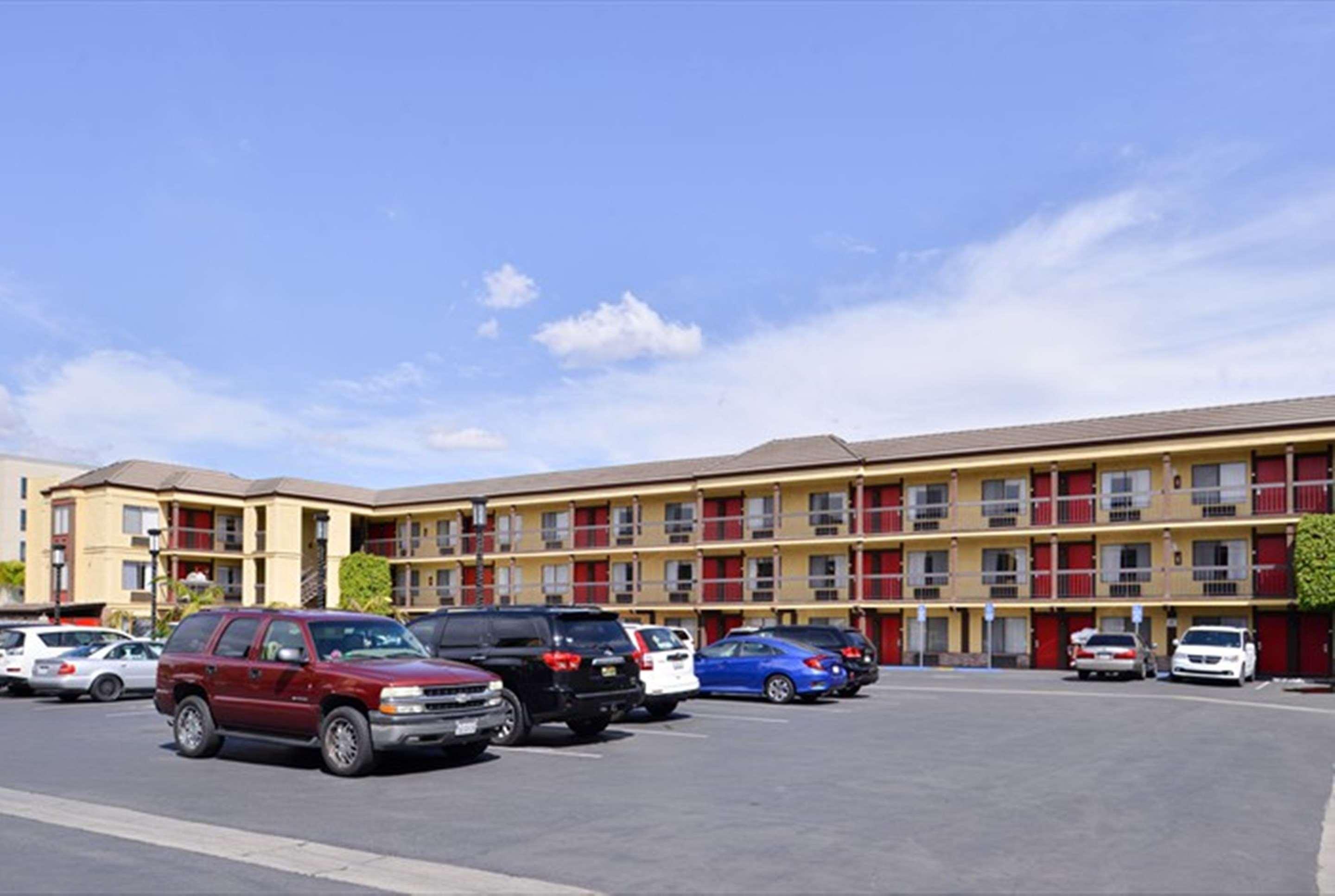 Best Western Plus Raffles Inn & Suites Anaheim Luaran gambar