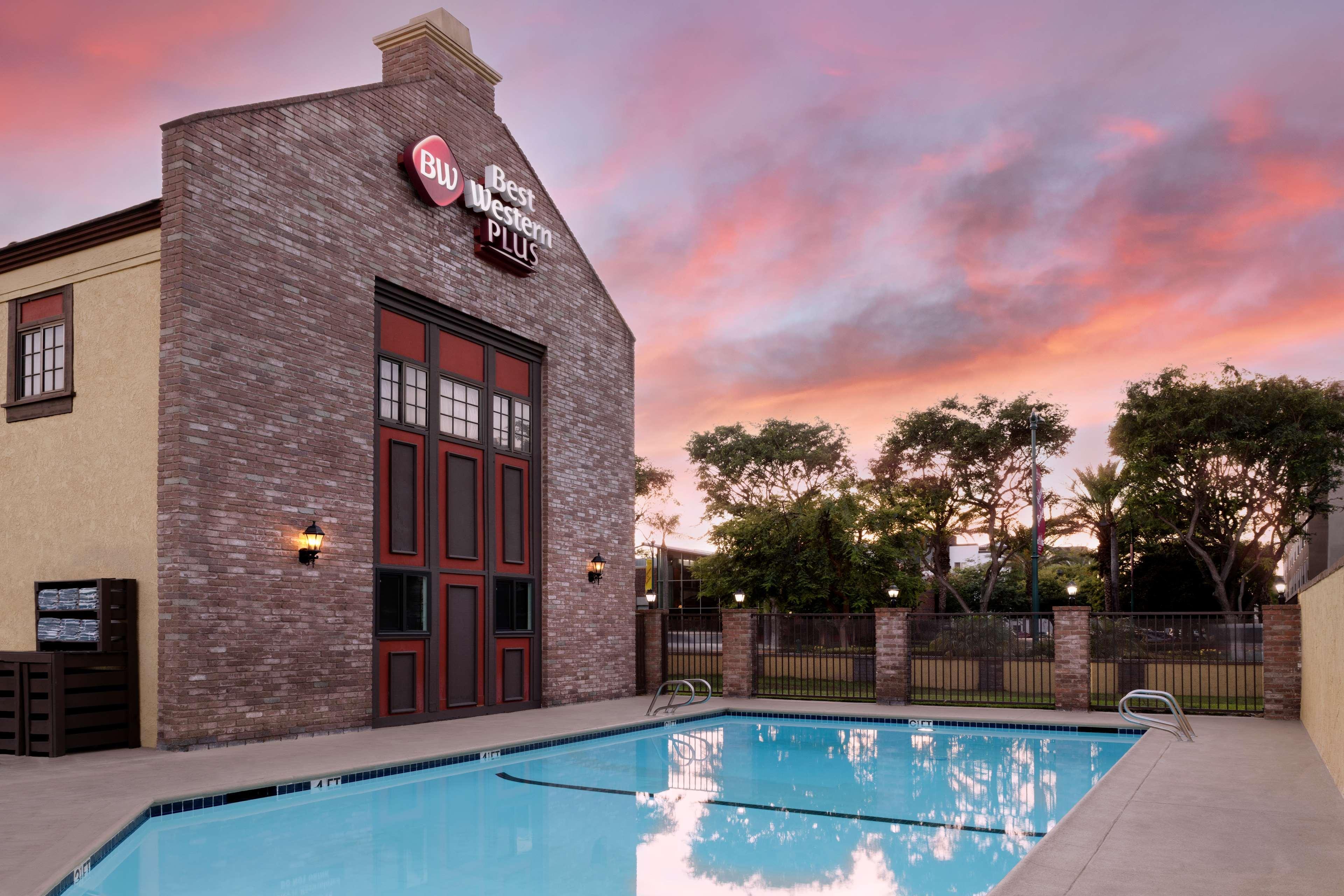 Best Western Plus Raffles Inn & Suites Anaheim Luaran gambar