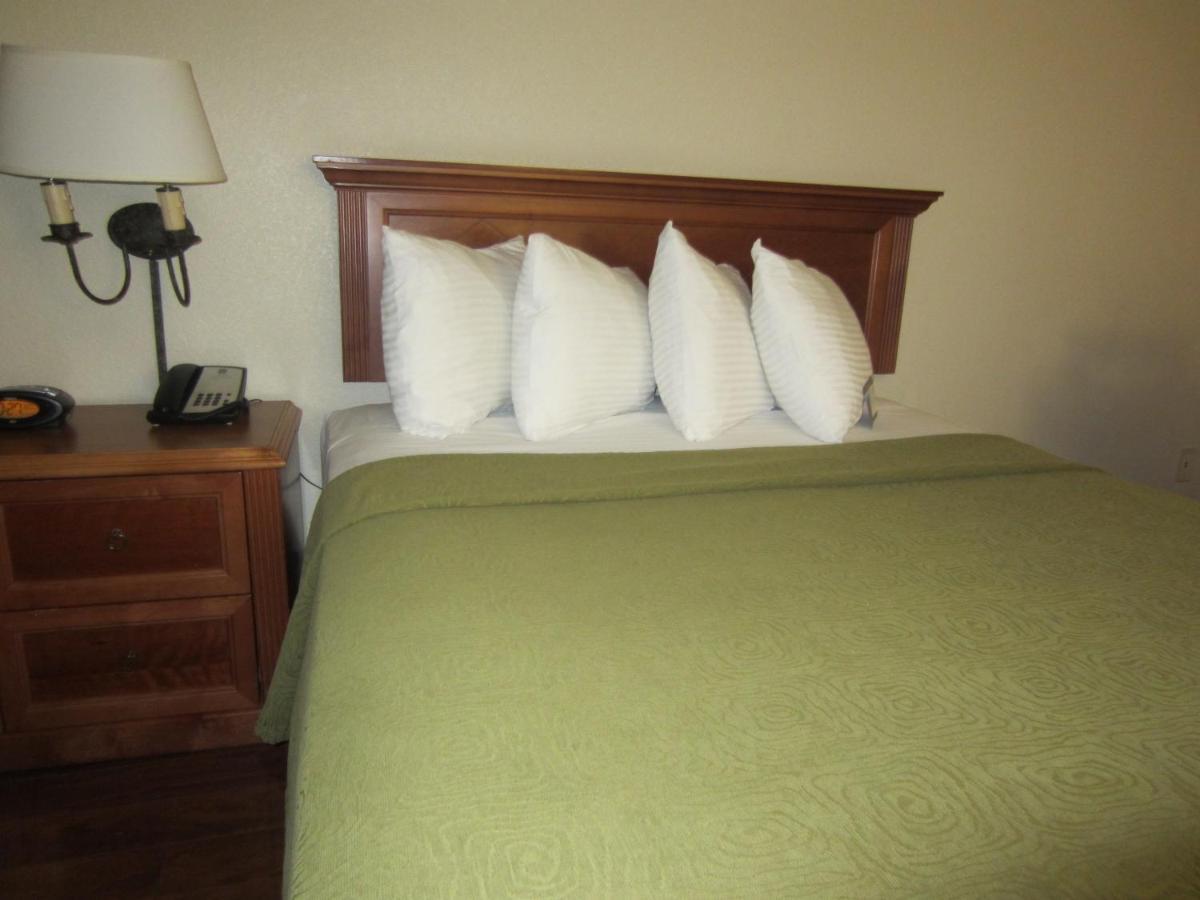 Best Western Plus Raffles Inn & Suites Anaheim Luaran gambar