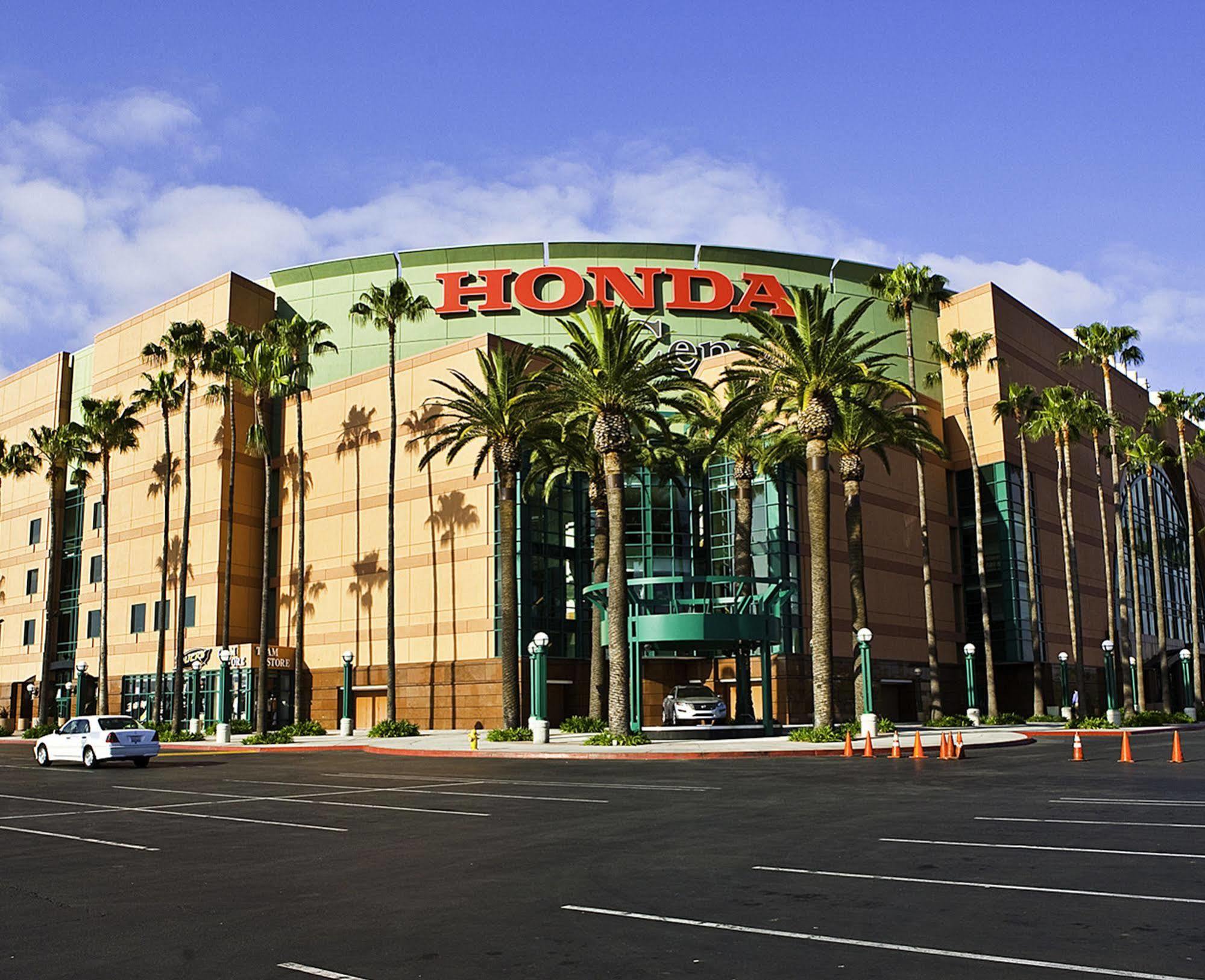 Best Western Plus Raffles Inn & Suites Anaheim Luaran gambar