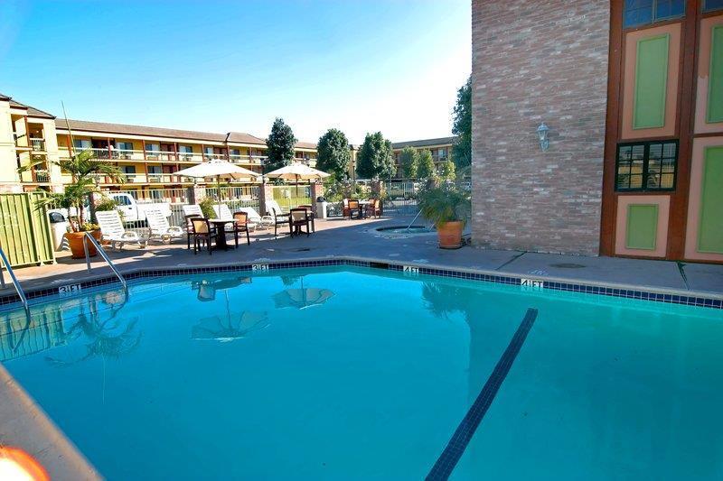 Best Western Plus Raffles Inn & Suites Anaheim Kemudahan gambar