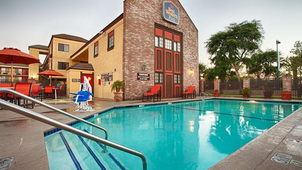 Best Western Plus Raffles Inn & Suites Anaheim Luaran gambar
