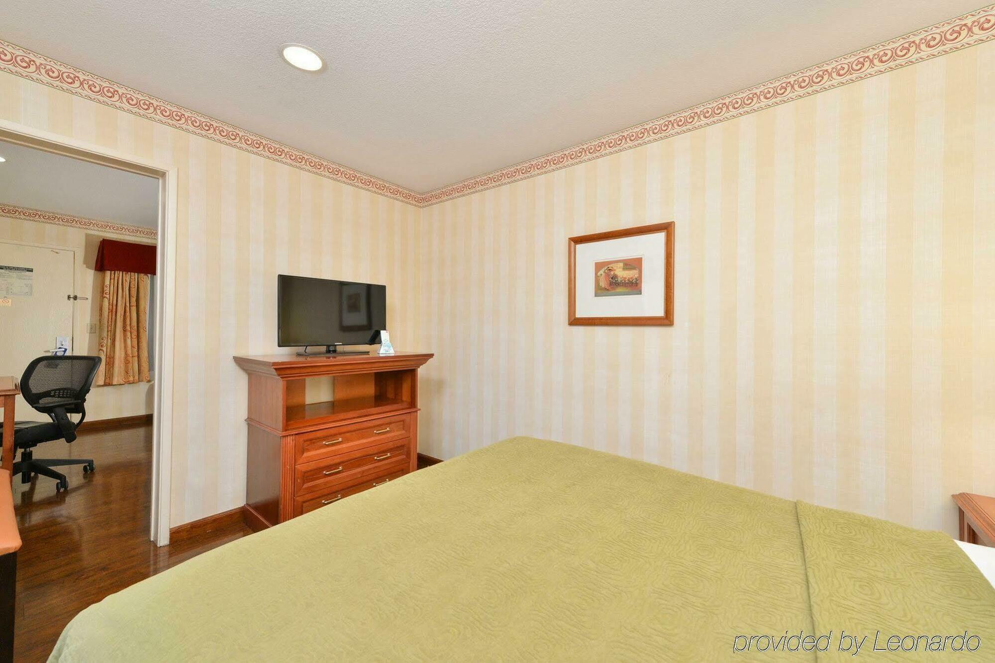 Best Western Plus Raffles Inn & Suites Anaheim Luaran gambar