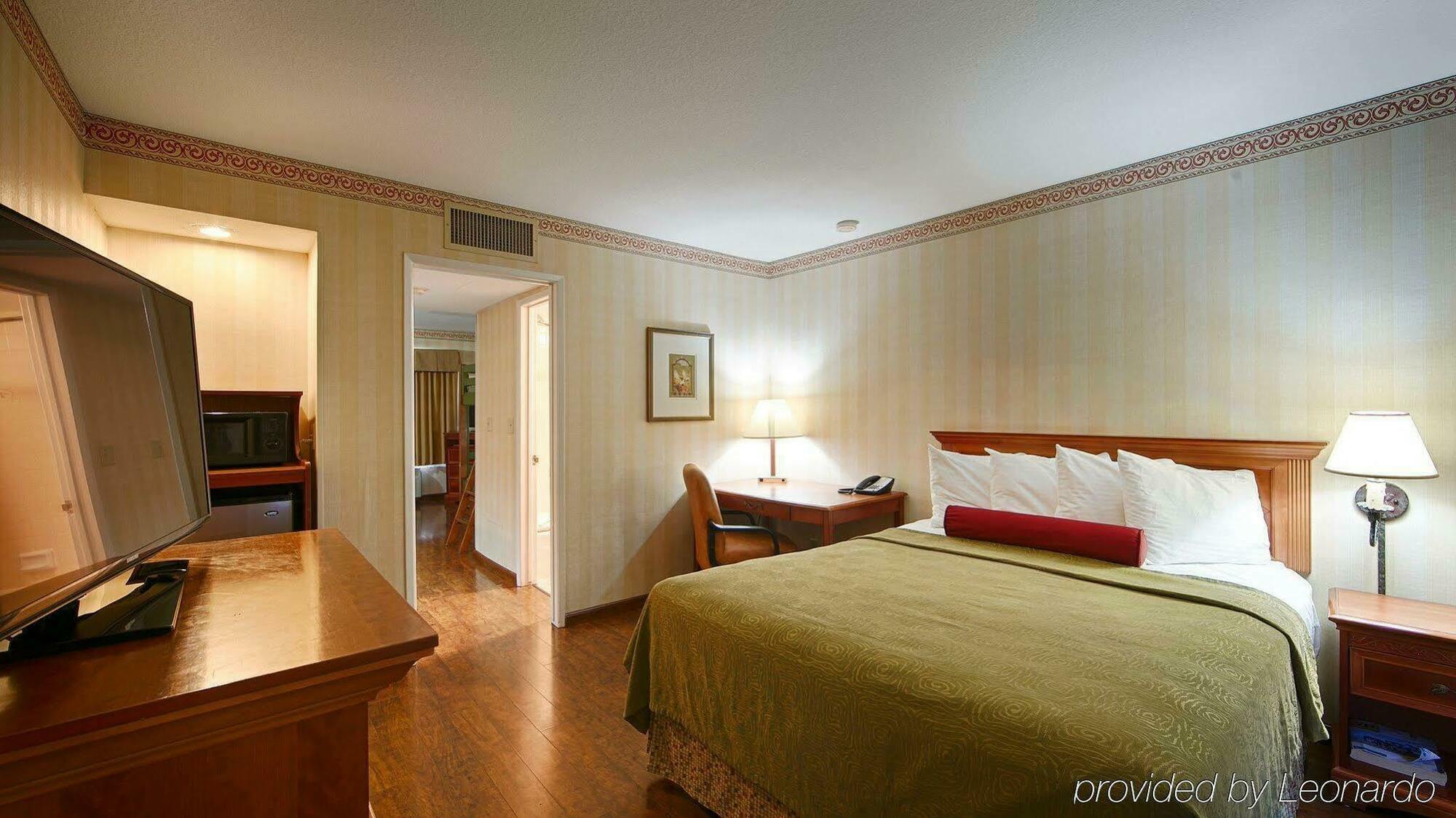Best Western Plus Raffles Inn & Suites Anaheim Luaran gambar